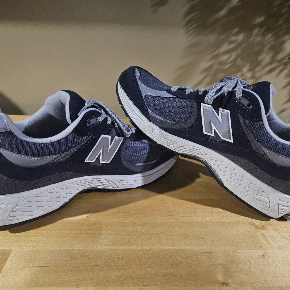 New Balance 2002r View 2